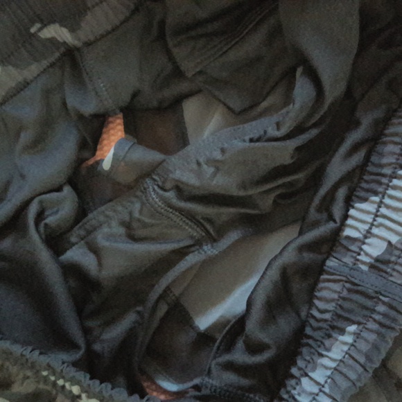 Athleta Printed Mesh Racer Run Short - Picture 6 of 10